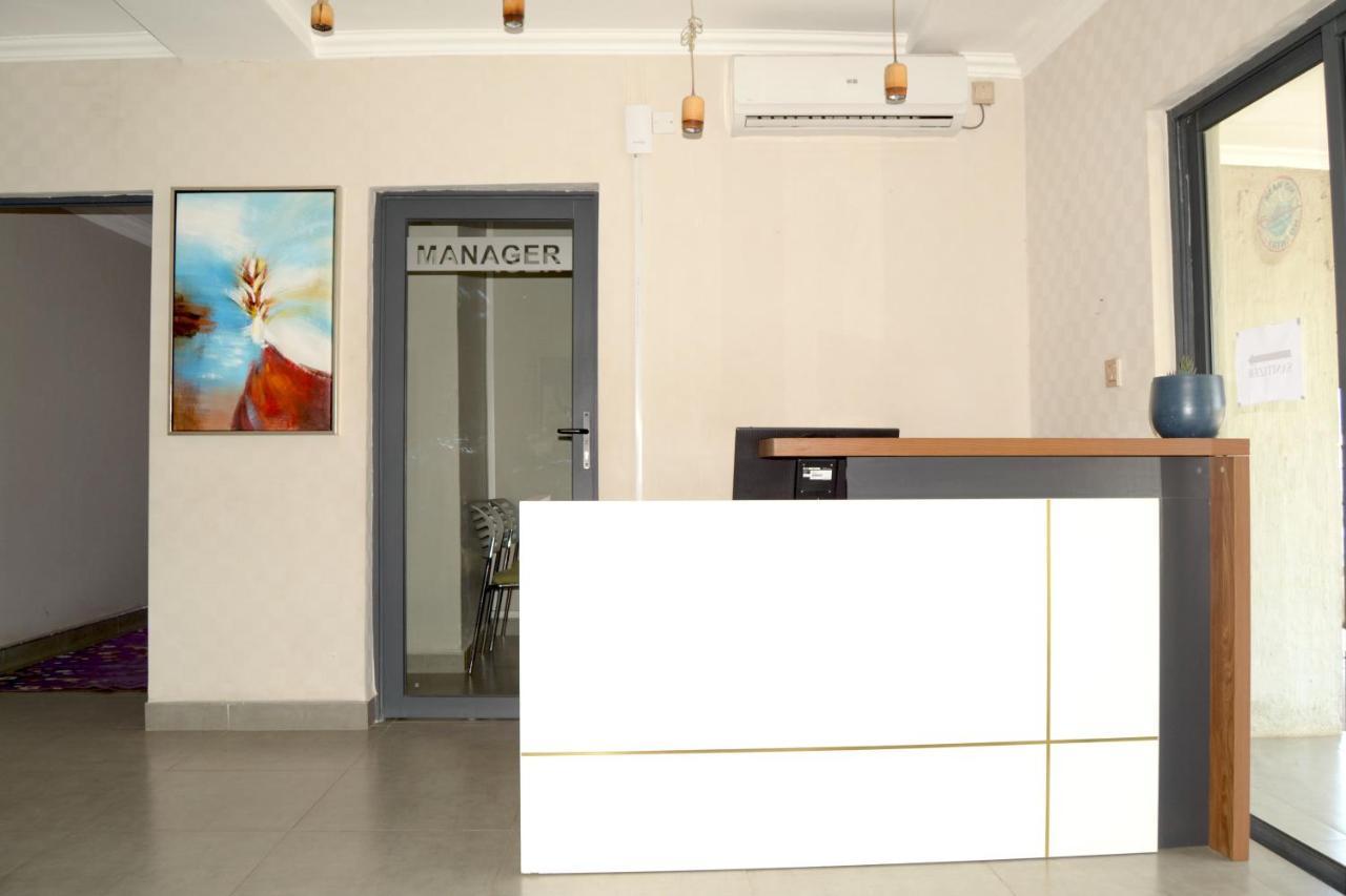 Phudzi Hotel Letlhakane Екстер'єр фото