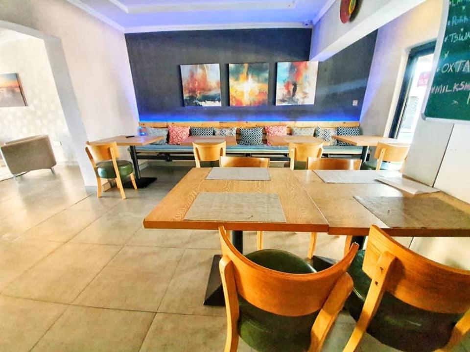 Phudzi Hotel Letlhakane Екстер'єр фото