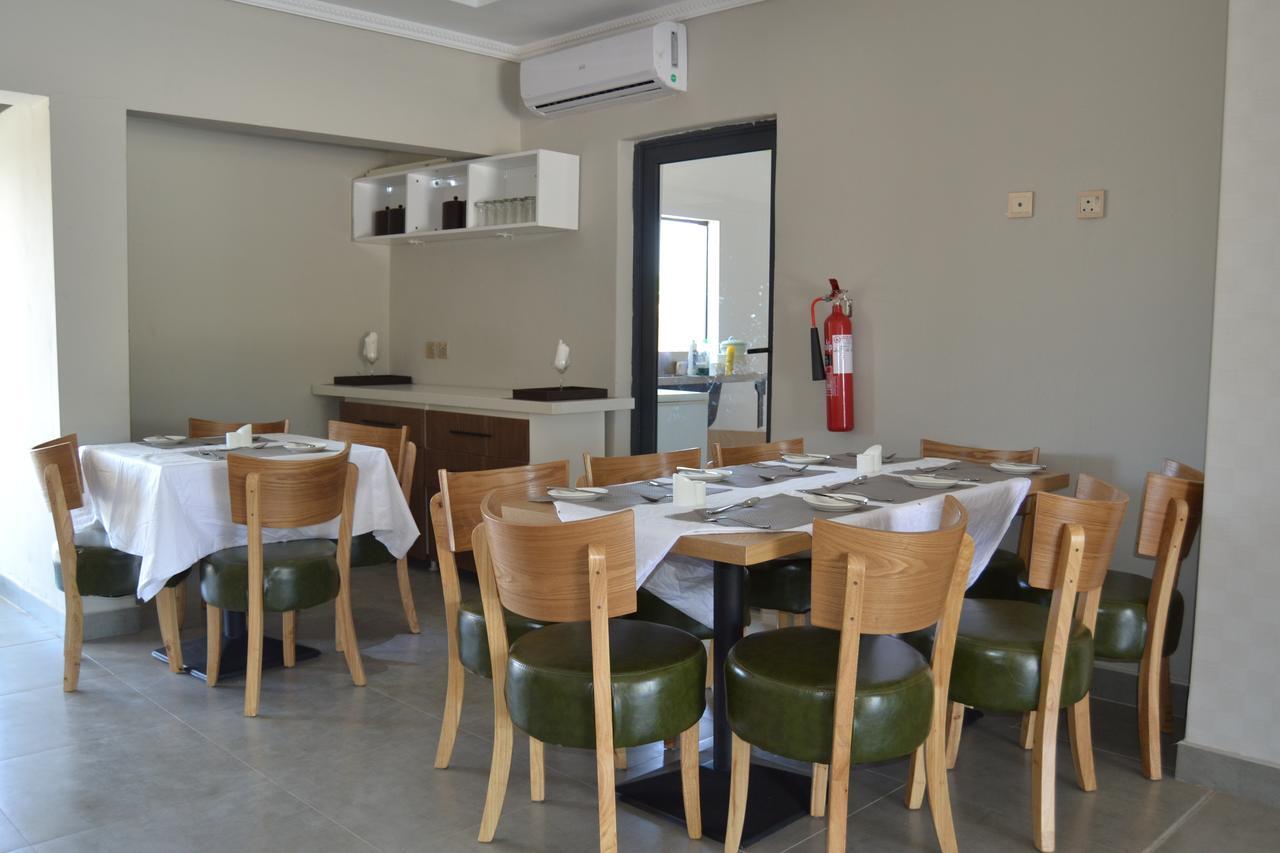 Phudzi Hotel Letlhakane Екстер'єр фото